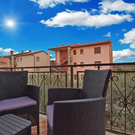 Luciano 1540 Apartman *