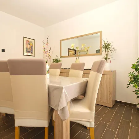 Apartment Luciano 1540 Pula