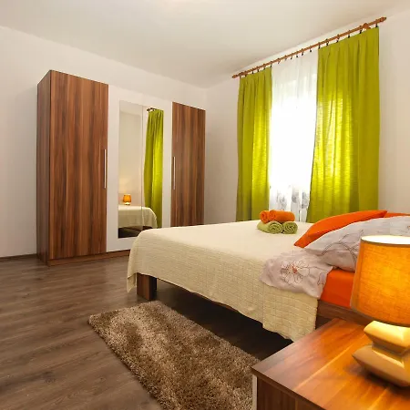 Apartment Luciano 1540 Pula